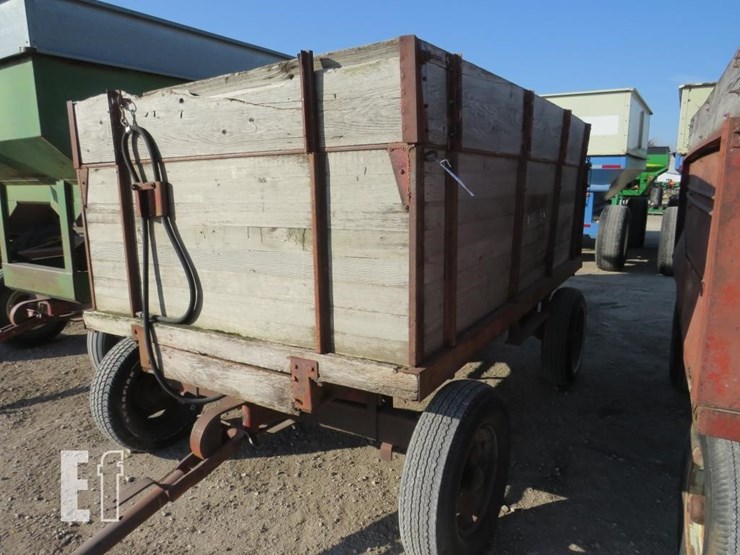 BARGE BOX WAGON Lot 1017, Pocahontas Machinery Auction Ring 2, 12/5/2023, Sale Barn Realty