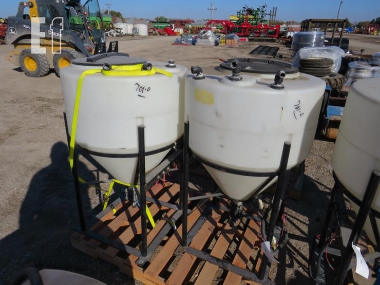 2 60 GALLON CONE BOTTOM MIXING TANKS ON PALLET Lot 701, Pocahontas
