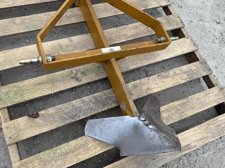 KING KUTTER 3PT SUB SOILER by Hoge Auctioneering Auction Resource