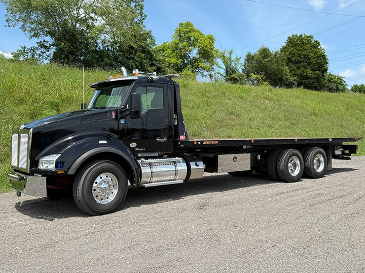 2016-kenworth-t880-image-1