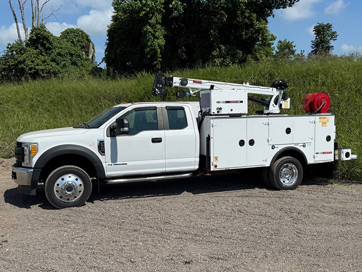 2017-ford-f550-image-1