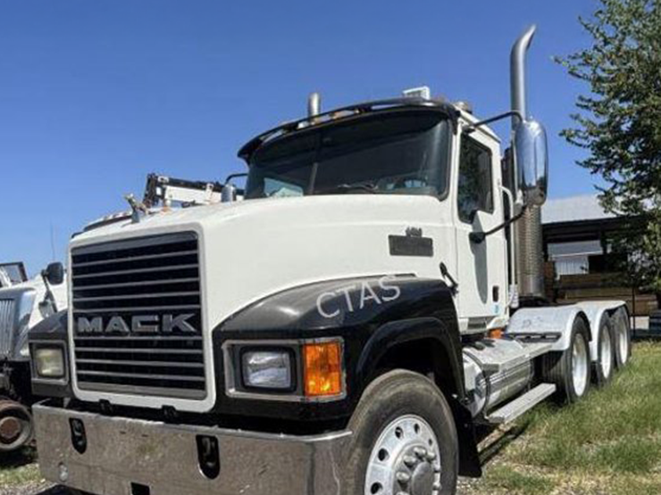 #300-•-2006-mack-tipple-axle-semi-truck-image-2
