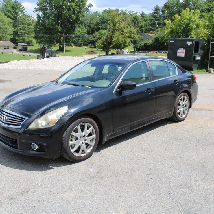 2011 INFINITI G37S