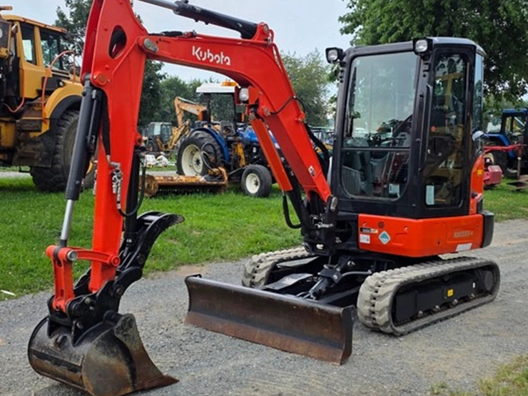 2021-kubota-kx033-4-image-1