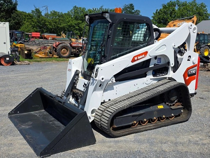 2023-bobcat-t770-image-1