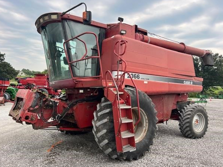 case-ih-2366-image-1