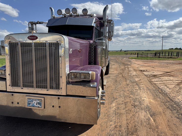 2005-peterbilt-379exhd-image-21