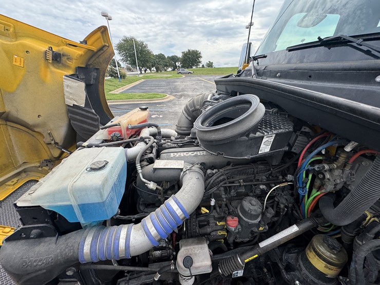 2021-kenworth-t680-image-79