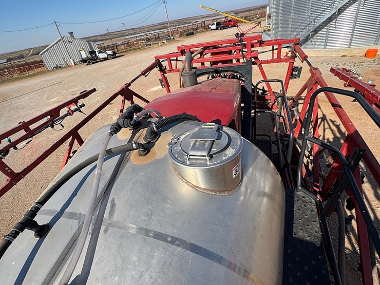2014-case-ih-3330-image-22