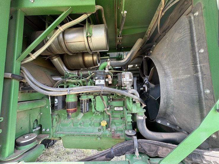 2015-john-deere-w235-image-12