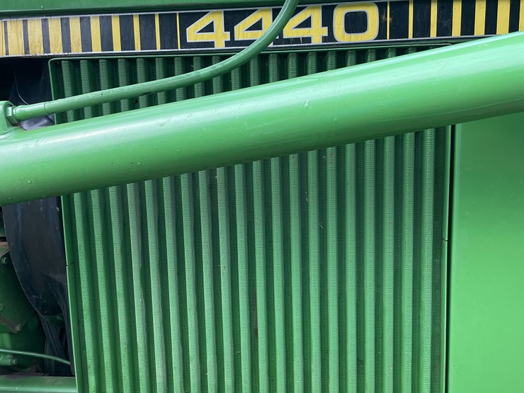 1980-john-deere-4440-image-17