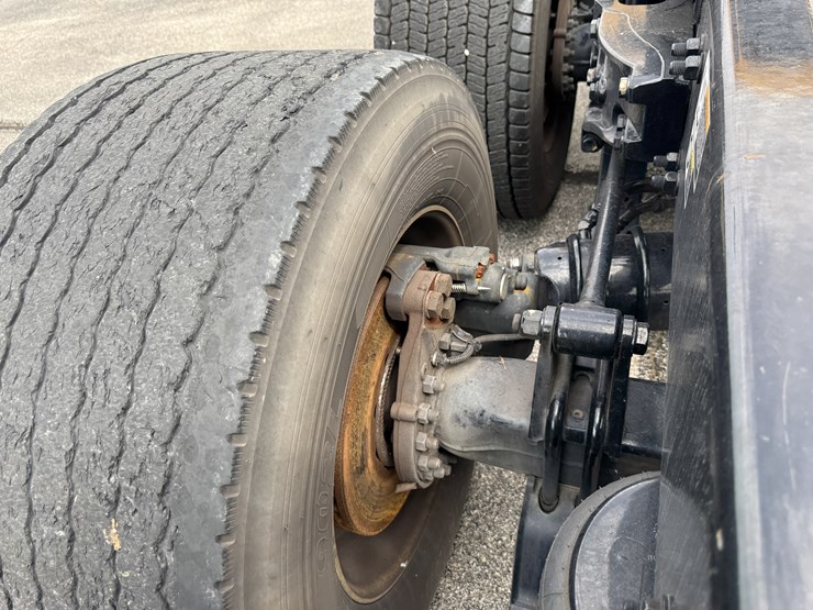 2021-kenworth-t680-image-39