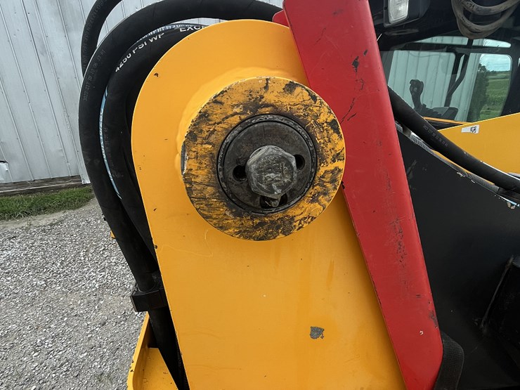 2017-jcb-3ts-8t-image-9