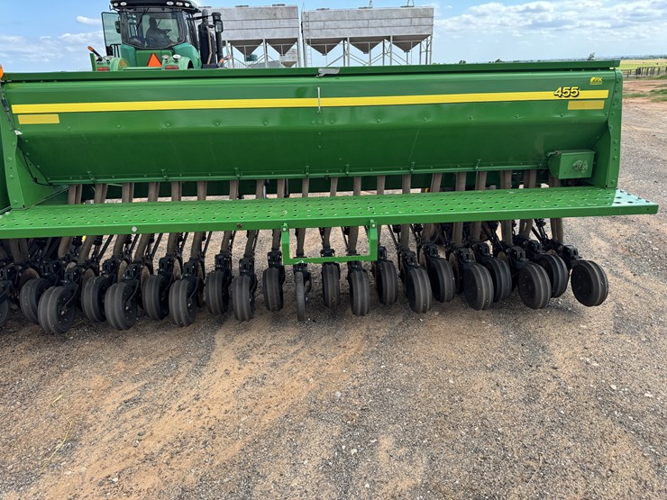2020-john-deere-455-image-32