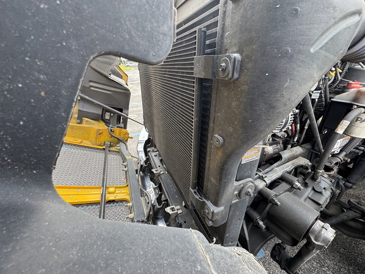 2021-kenworth-t680-image-77