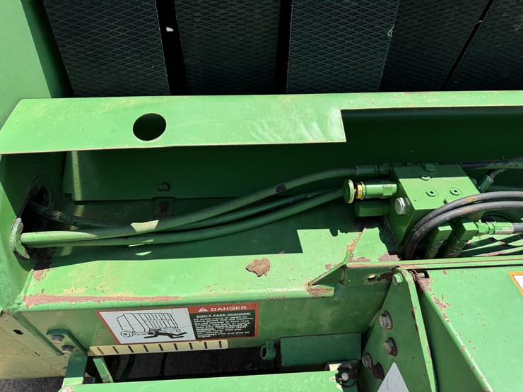1997-john-deere-566-round-baler-image-27