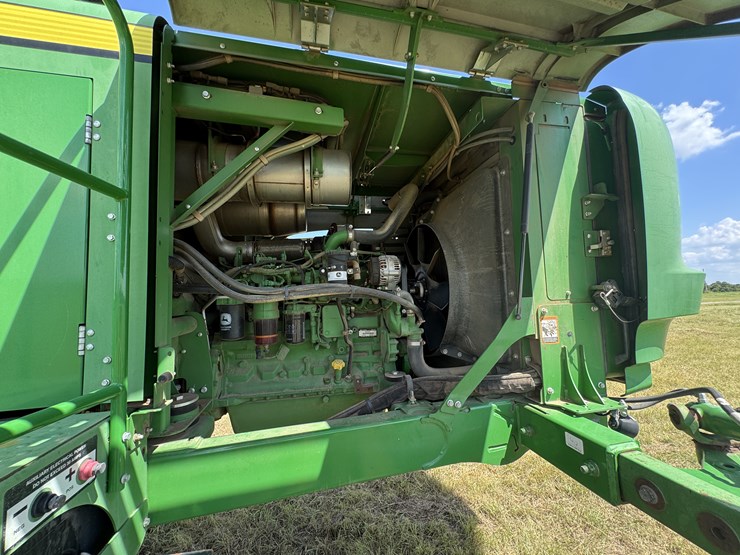 2015-john-deere-w235-image-11