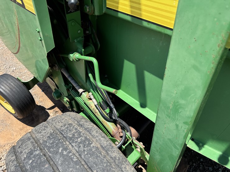 1997-john-deere-566-round-baler-image-10