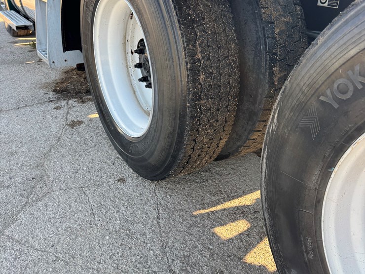 2019-kenworth-t680-image-16