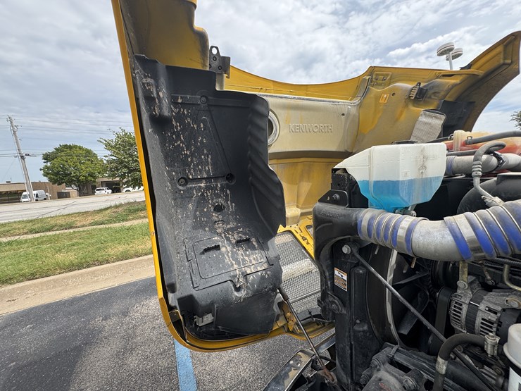 2022-kenworth-t680-image-55