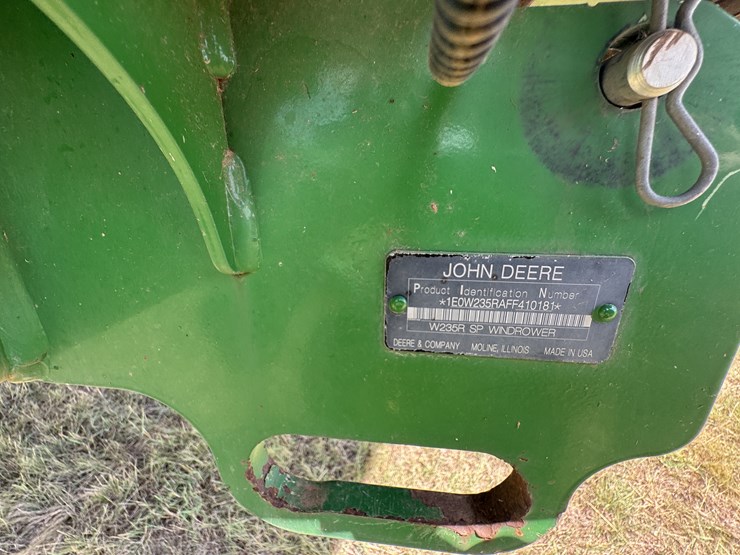 2015-john-deere-w235-image-9