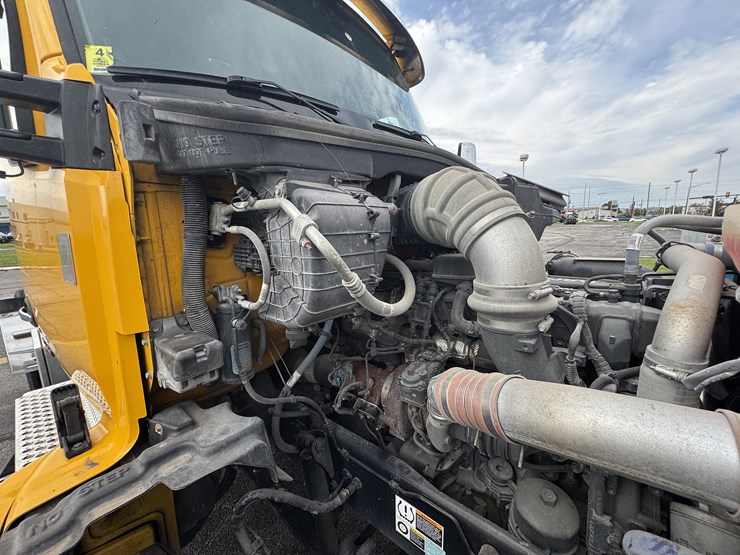 2022-kenworth-t680-image-58