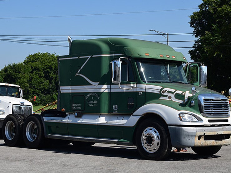 2008-freightliner-columbia-image-7