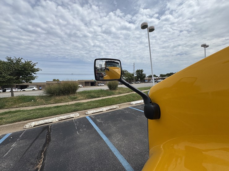 2021-kenworth-t680-image-53