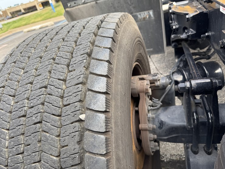 2021-kenworth-t680-image-43
