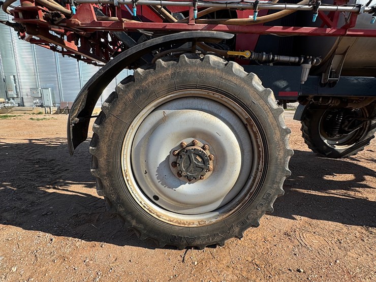 2014-case-ih-3330-image-15