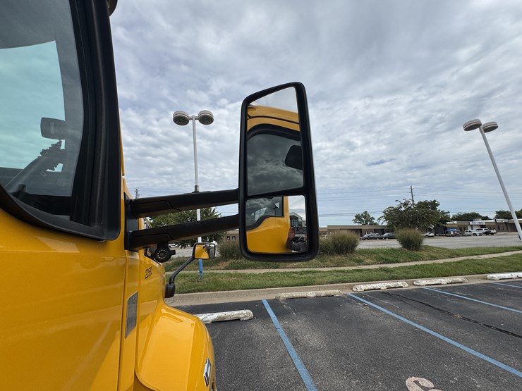 2022-kenworth-t680-image-50