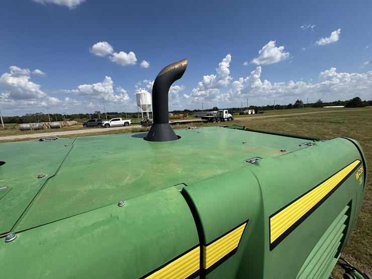 2015-john-deere-w235-image-68
