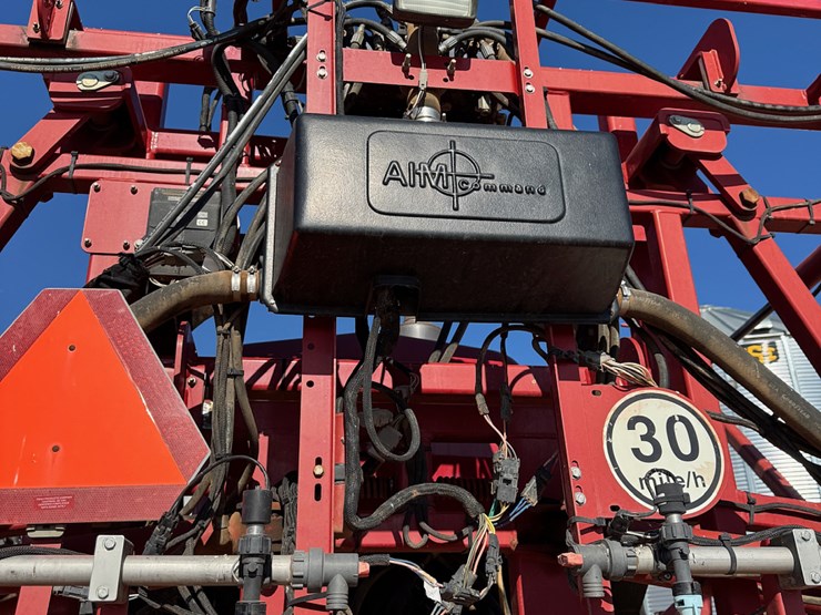 2014-case-ih-3330-image-49