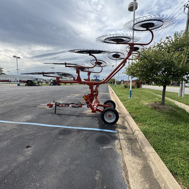 Rhino ER 10 Wheel Rake