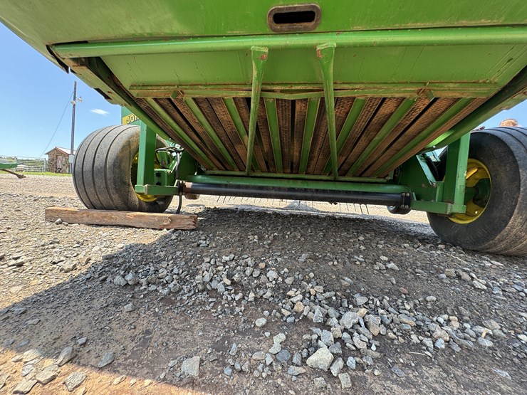 1997-john-deere-566-round-baler-image-44