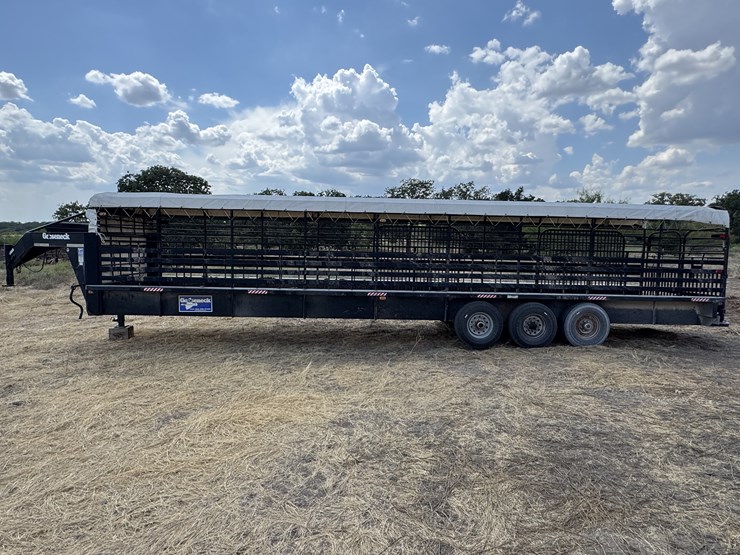 2015-gooseneck-36'-stock-trailer-image-7