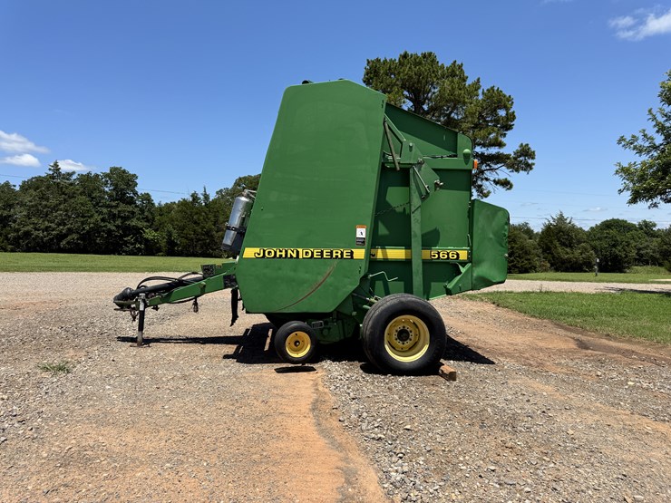 1997-john-deere-566-round-baler-image-1