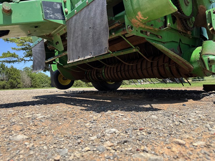 1997-john-deere-566-round-baler-image-36