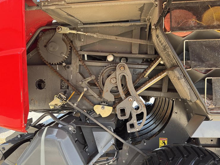 2021-massey-ferguson-2270-image-54