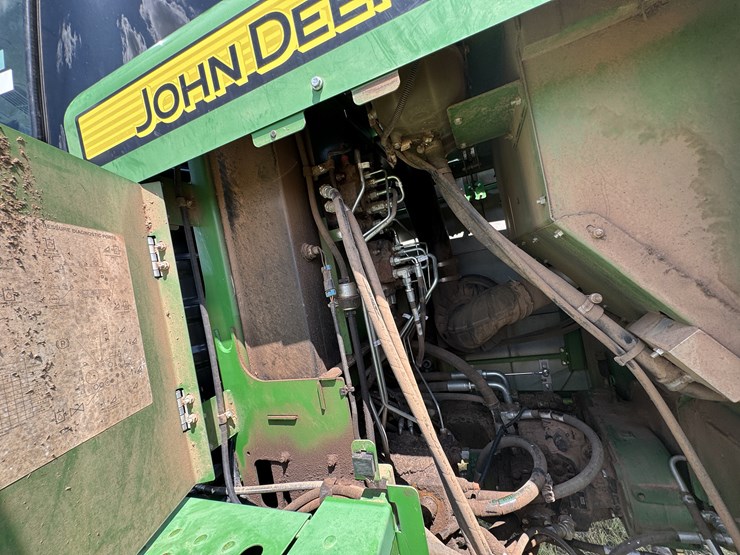 2015-john-deere-w235-image-21