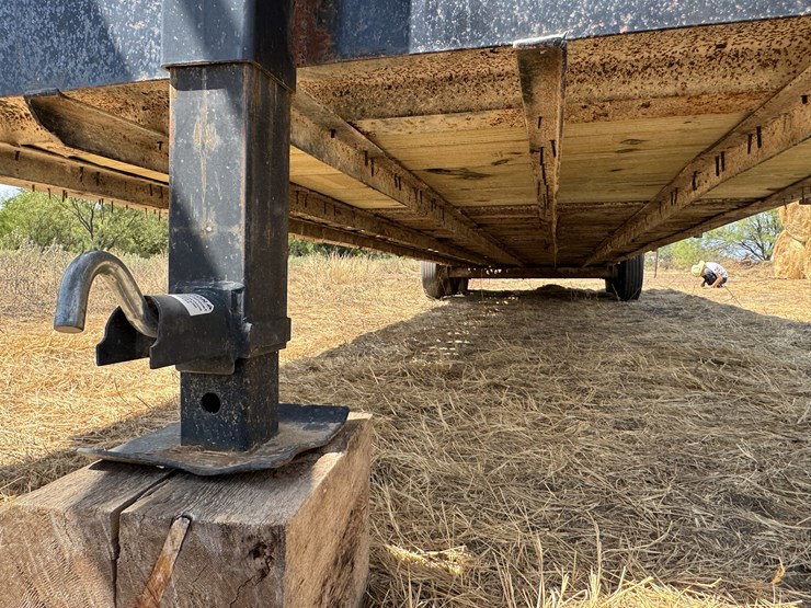 2015-gooseneck-36'-stock-trailer-image-12