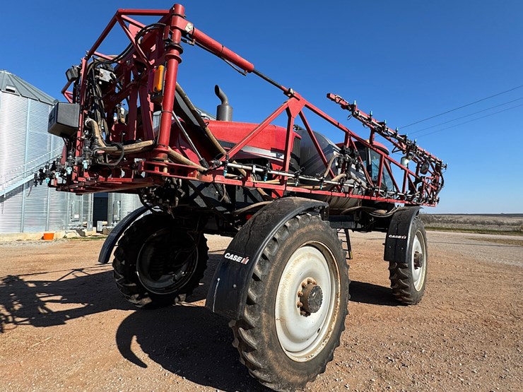 2014-case-ih-3330-image-45