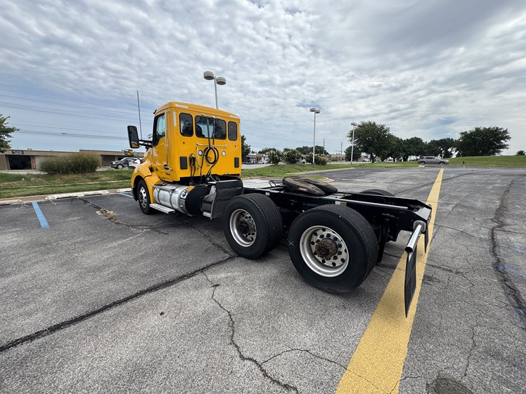 2021-kenworth-t680-image-7