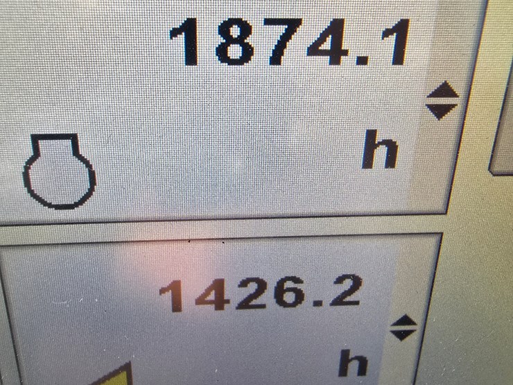 2015-john-deere-w235-image-82