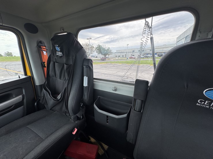 2022-kenworth-t680-image-87