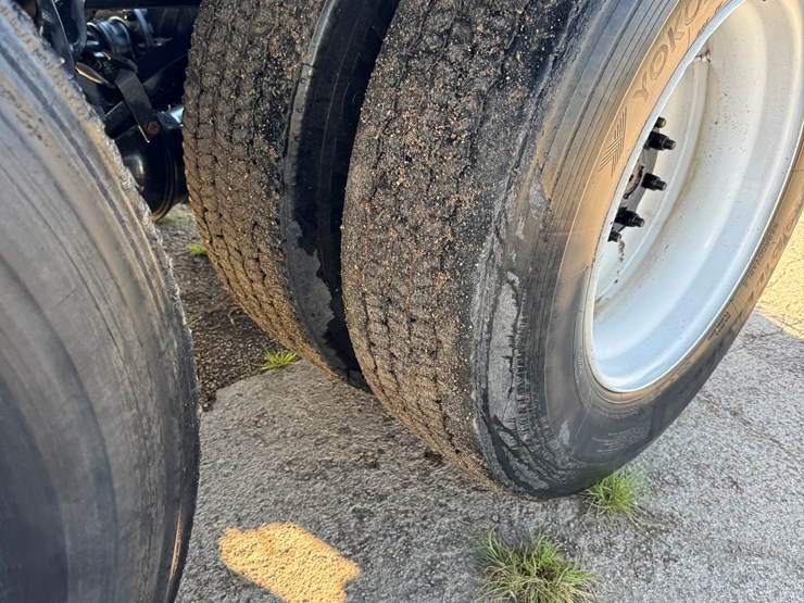 2019-kenworth-t680-image-15