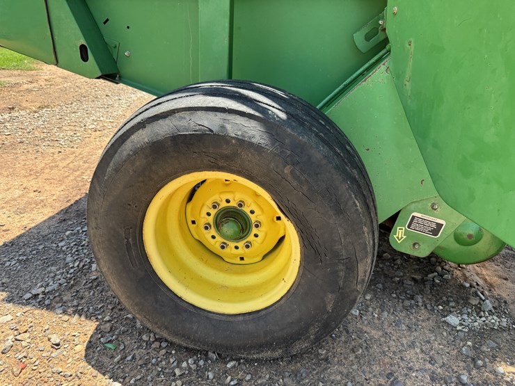 1997-john-deere-566-round-baler-image-31