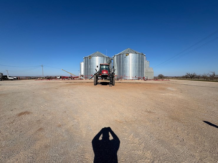 2014-case-ih-3330-image-61