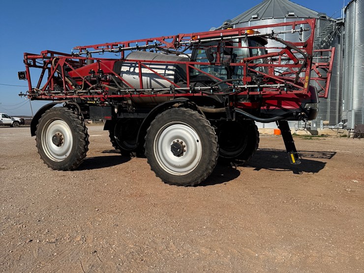 2014-case-ih-3330-image-40