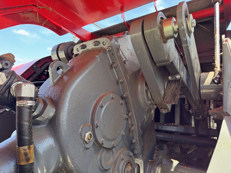 2021-massey-ferguson-2270-image-46